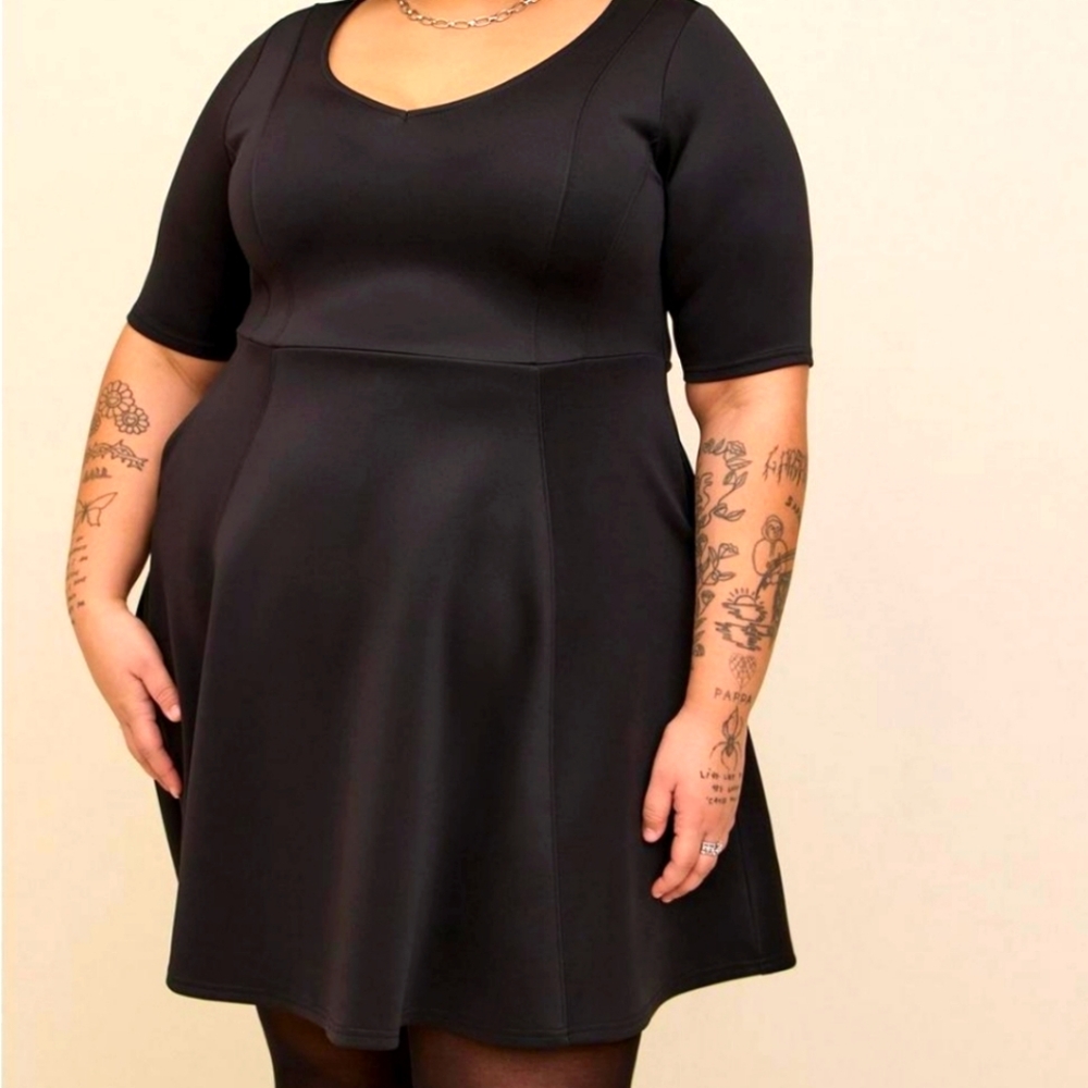 Torrid Fluted Fit& Flare Mini Scuba Dress Sz 1